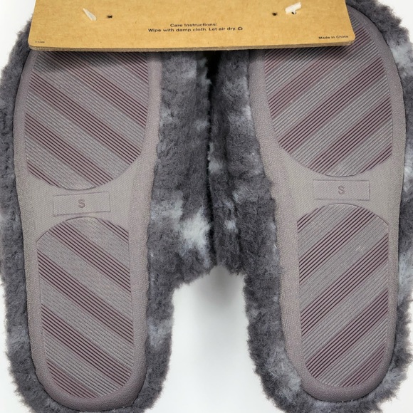 RACHEL Rachel Roy Faux Fur Memory Foam
Slippers Gray with White Stars Sz S 5-6 - Picture 5 of 7